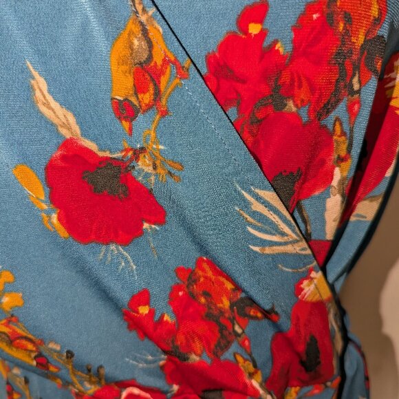 Kaileigh Floral Wrap Dress - Picture 4 of 8